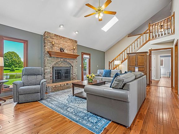5th image of 2567 Willow St