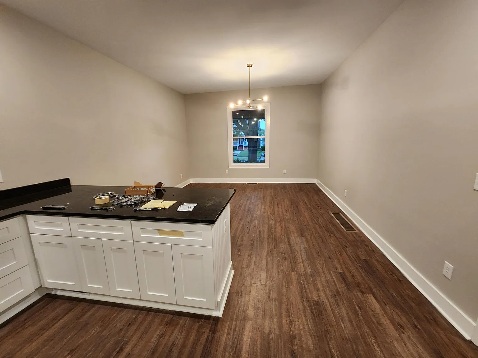 1 bed, 975 sqft, $1,400 — Photo 3