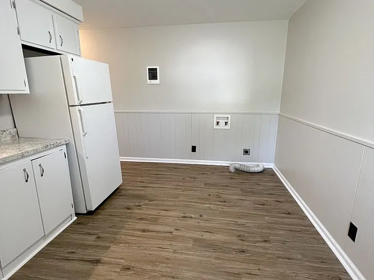 707 Power St — Photo 8