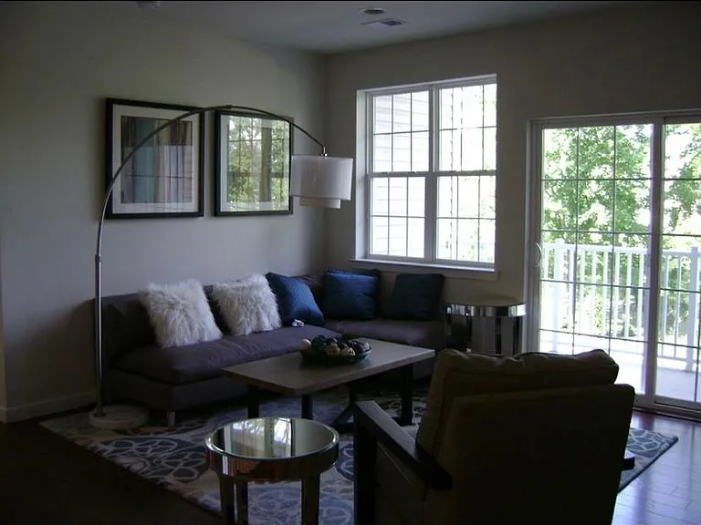 324 Pond Ln #324 — Photo 3