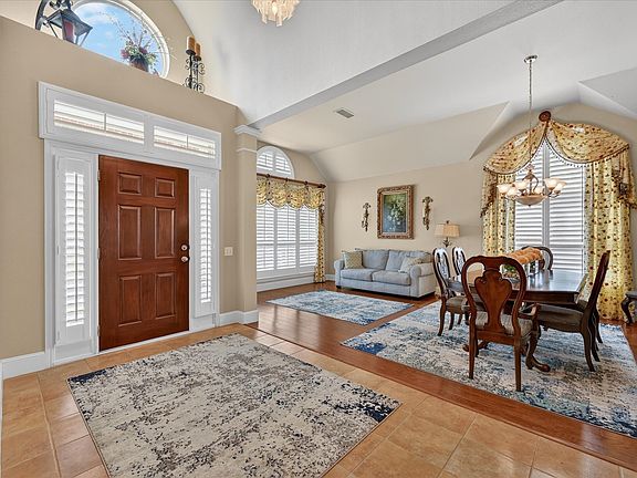 5th image of 1371 San Rafael Dr