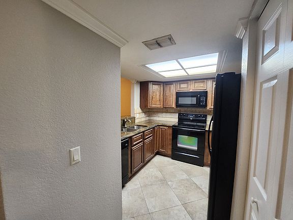 5th image of 5554 Pinebay Cir N