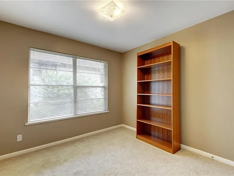 507 Bellevue Pl #B — Photo 18