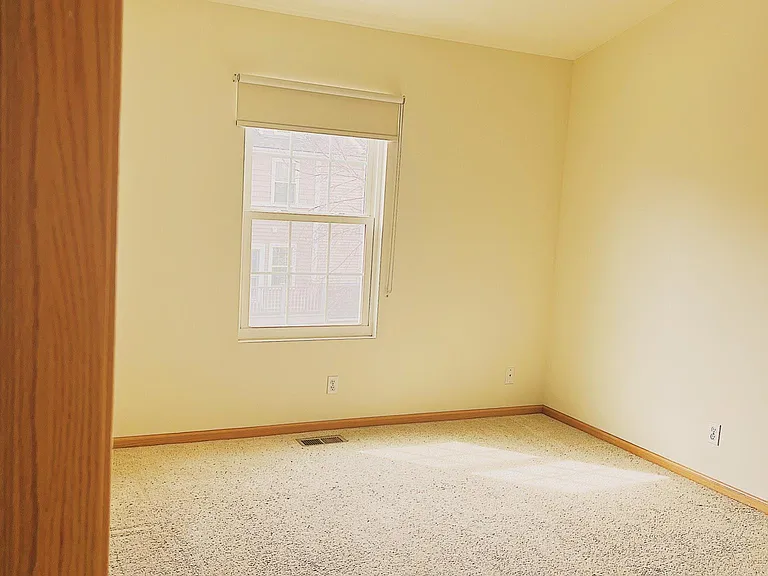 6035 N 167th Ct — Photo 18