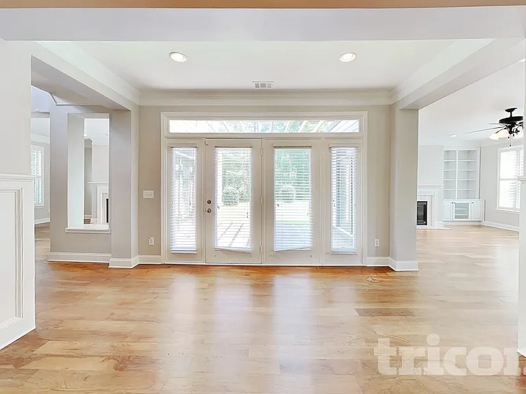4384 Challedon Dr — Photo 4