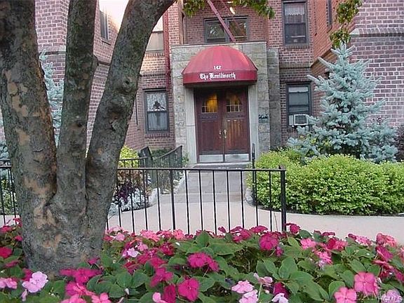 The Kenilworth is one of the closest buildings to the Scarsdale train station and village.  It also has one of the shortest waitlist for indoor parking on Garth Road.