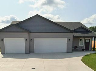 3201 8th Ave NW, Faribault, MN 55021