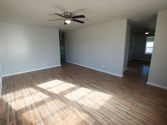 3rd image of 400 E 38th St