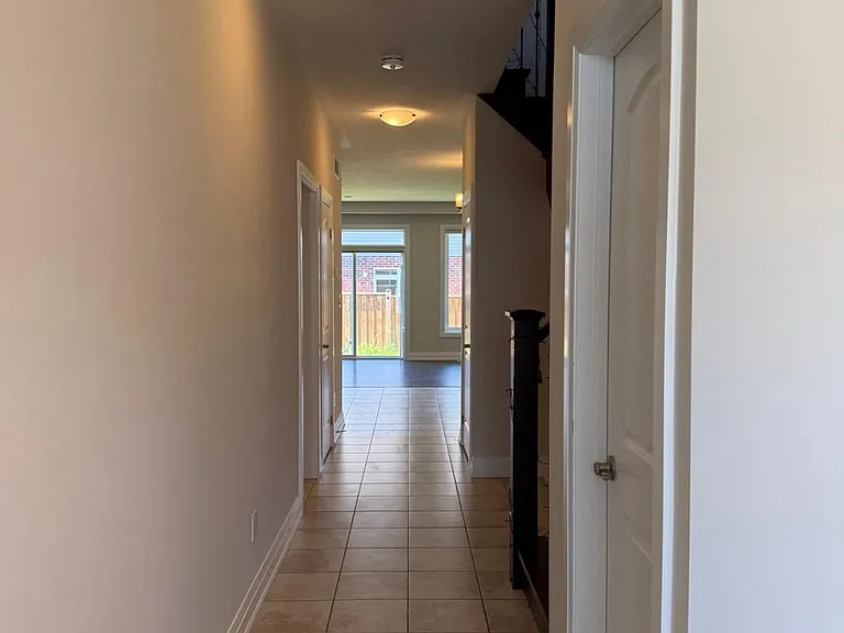 103 Monarch Woods Dr — Photo 3