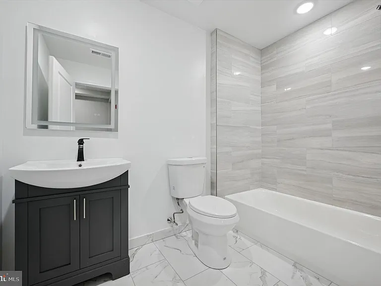 103 N 63rd St #2 — Photo 4