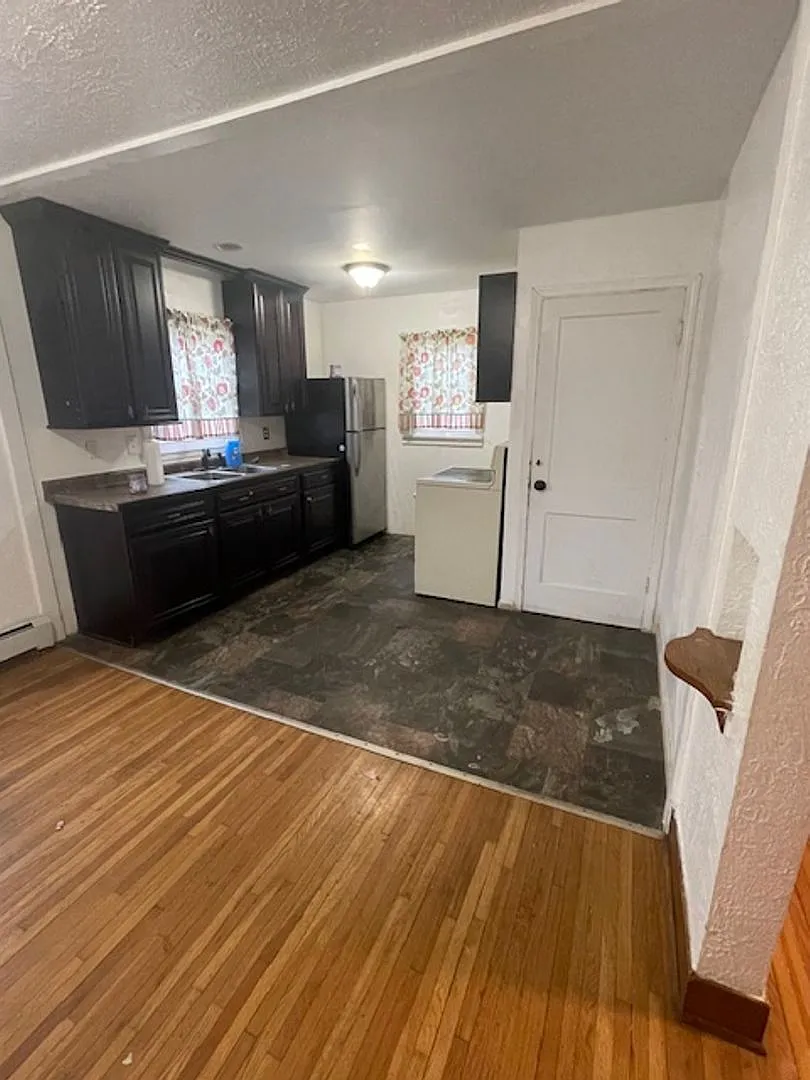 2 bed 1 bath apartment — Photo 2