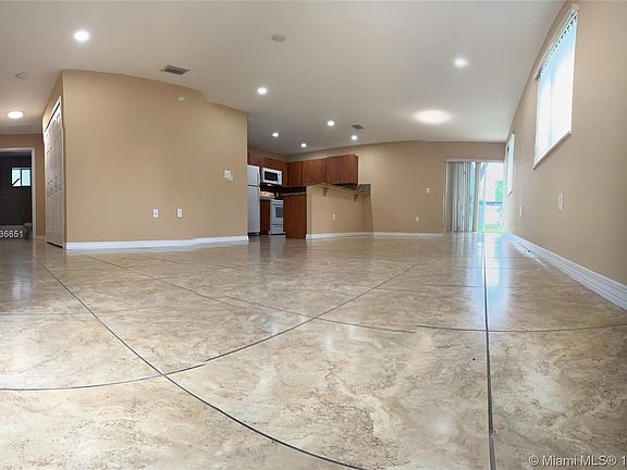 3rd image of 420 NW 51st St #422