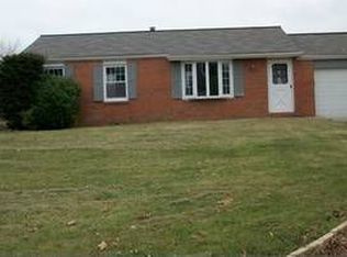 530 Cornell Dr, Aliquippa, PA 15001