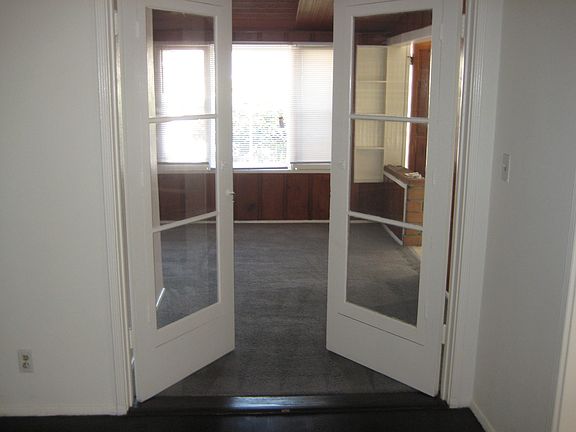 3rd image of 1022 N Altadena Dr #1024