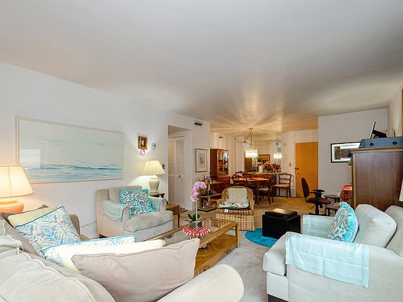 3rd image of 810 Dobson St APT 3A