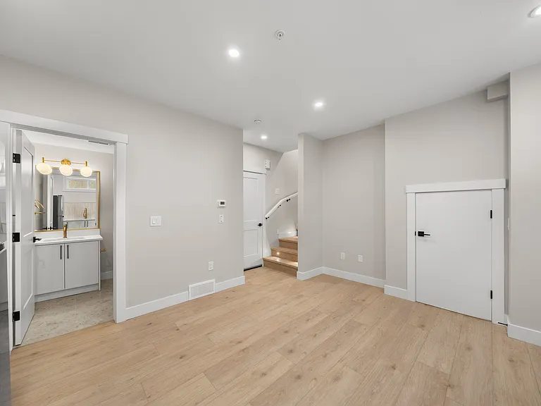1812 51st St NW #1B — Photo 7