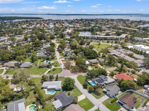 4531 Venetian Blvd NE #1, Saint Petersburg, FL 33703