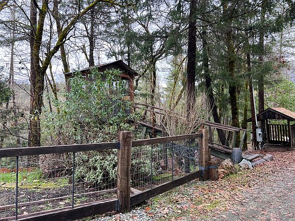 3rd image of 1540 Hennessey Rd