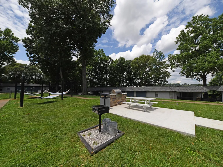 Grilling & picnic area