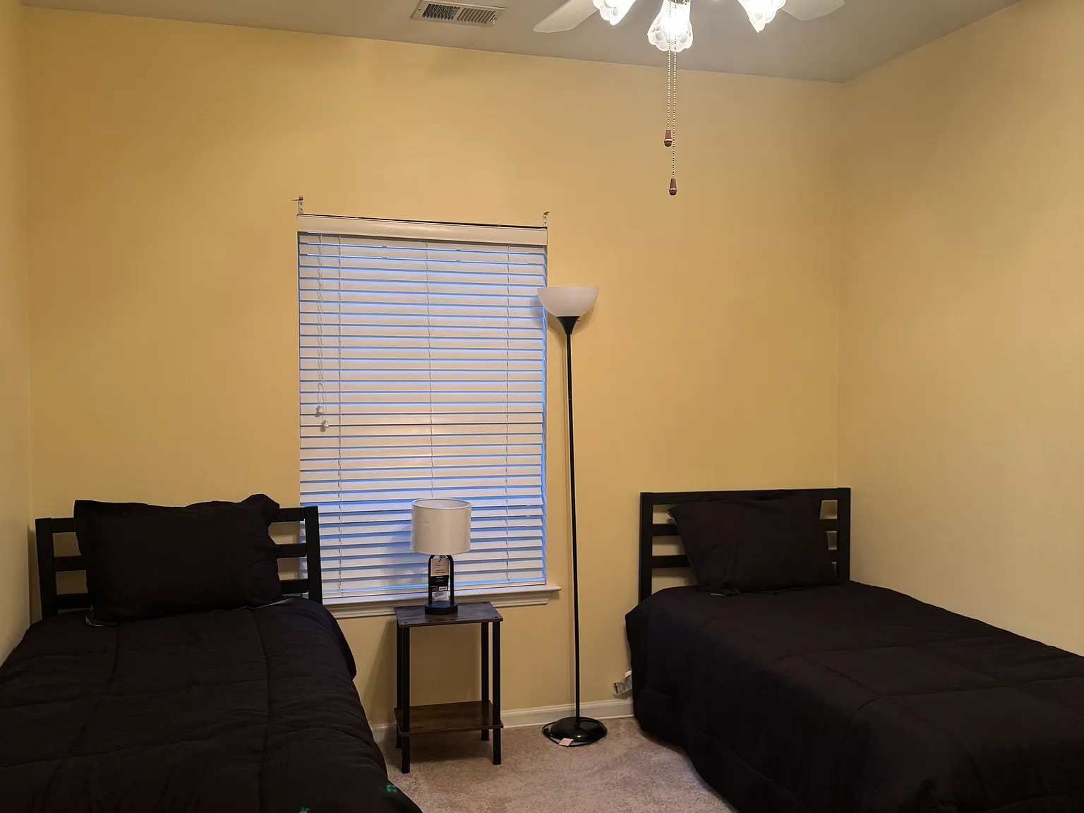 3 bed, 1625 sqft, $2,500 — Photo 2