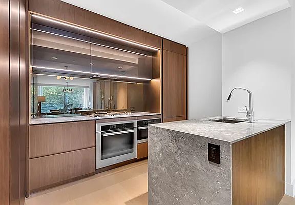 2nd image of 175 Chrystie St #5W