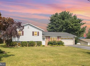 3690 E Elizabethtown Rd, Manheim, PA 17545