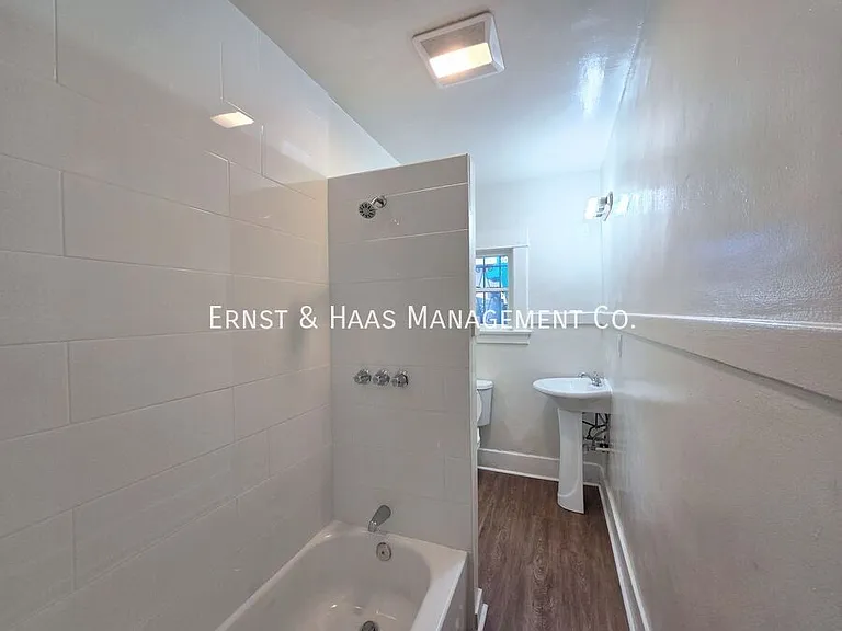 1027 1/2 E Ocean Blvd — Photo 18