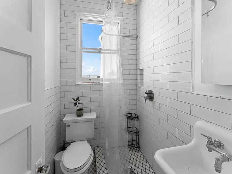 54 Auburn St #1 — Photo 10