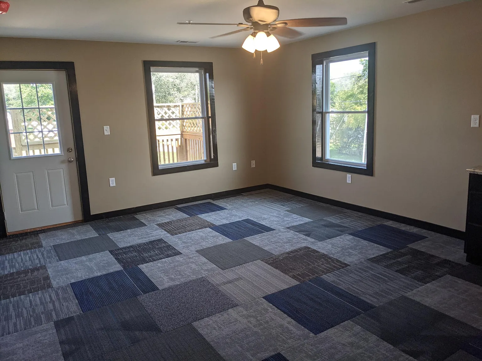 2 bed, 750 sqft, $975 — Photo 2