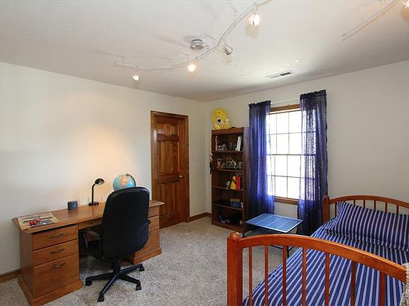 3rd image of 9621 Burnet Isle Dr