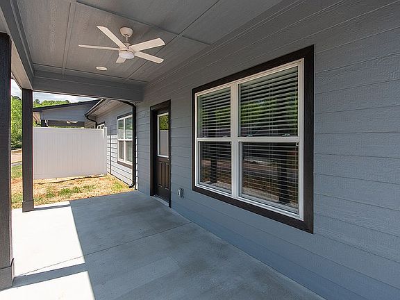 3rd image of 148 Diamond Ave