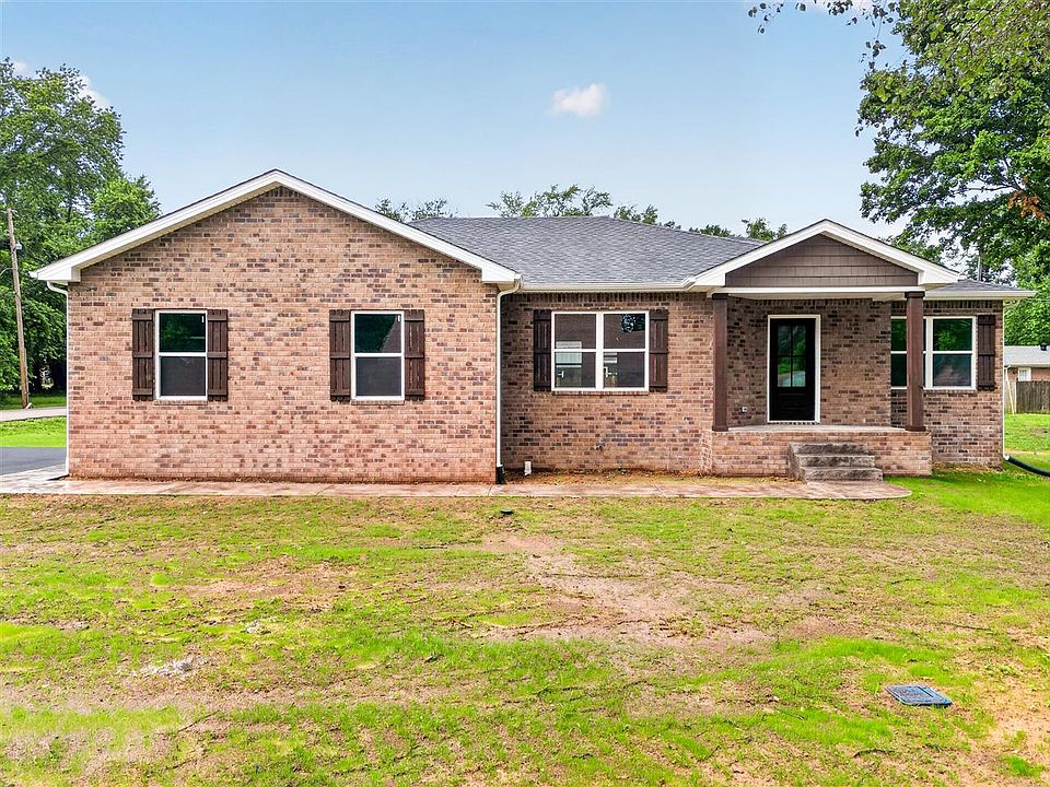 1st image of 924 Sunset Ln