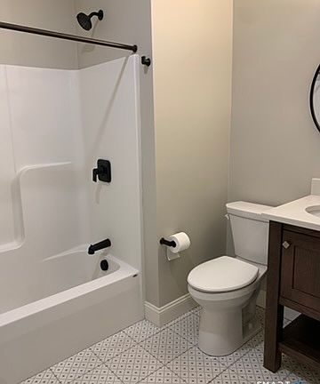4th image of 501 Edgewater Cir #G