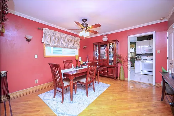 Sold by Remax Edge | media 10