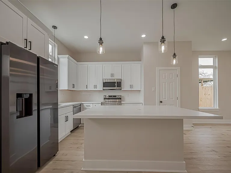 918 Saint Clair St #B — Photo 13