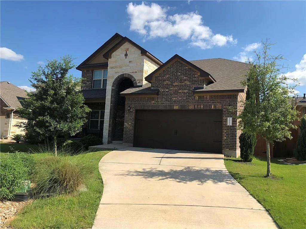 4 bed, 3.5 bath, 2716 sqft, $3,700 — Photo 2