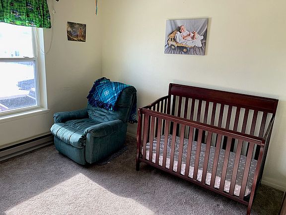 3rd image of 1368 Riverbend Dr