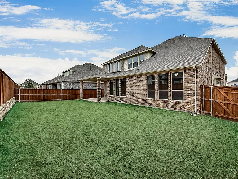 810 Elm Park Dr — Photo 15