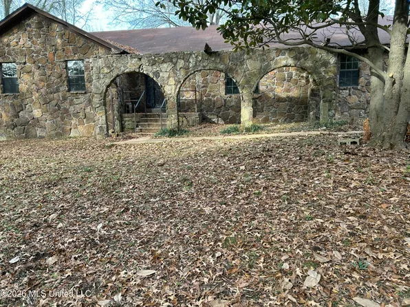 309 Wallace Dr, Coldwater, MS 38618