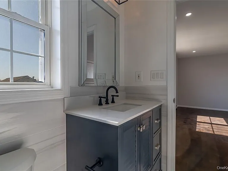 35 Harrison Ave — Photo 17
