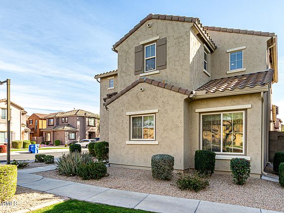 3rd image of 3933 E CAT BALUE Drive