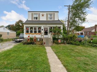 31440 Dover St, Garden City, MI 48135