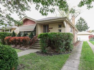 9240 S Ridgeway Ave, Evergreen Park, IL 60805