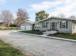2376 N County Road 190e, Mattoon, IL 61938