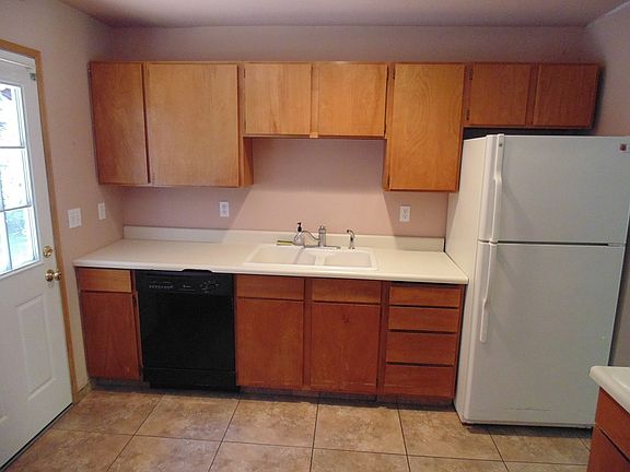 3rd image of 22575 Sunridge Way NE