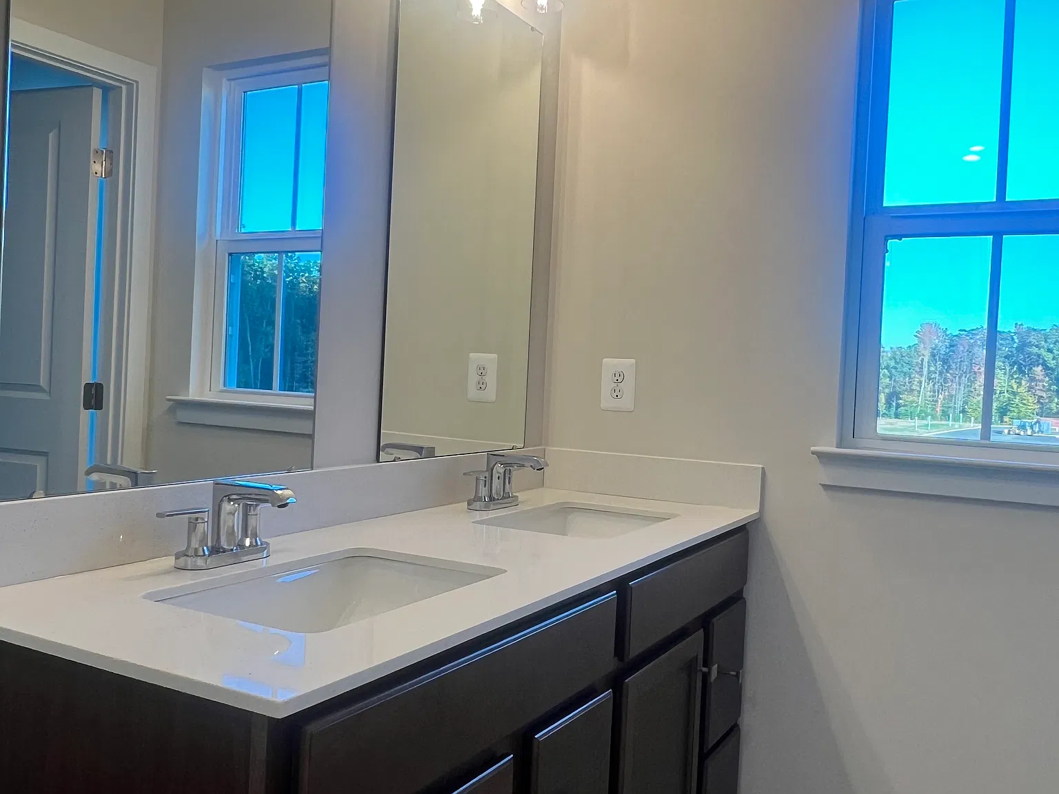 3 bed, 1715 sqft, $2,900 — Photo 4
