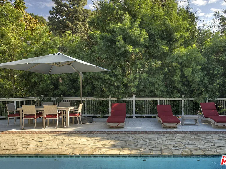 2761 Hutton Dr — Photo 28