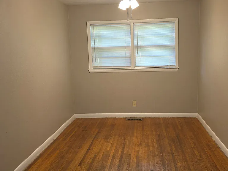 1441 S Barnes Ave — Photo 3