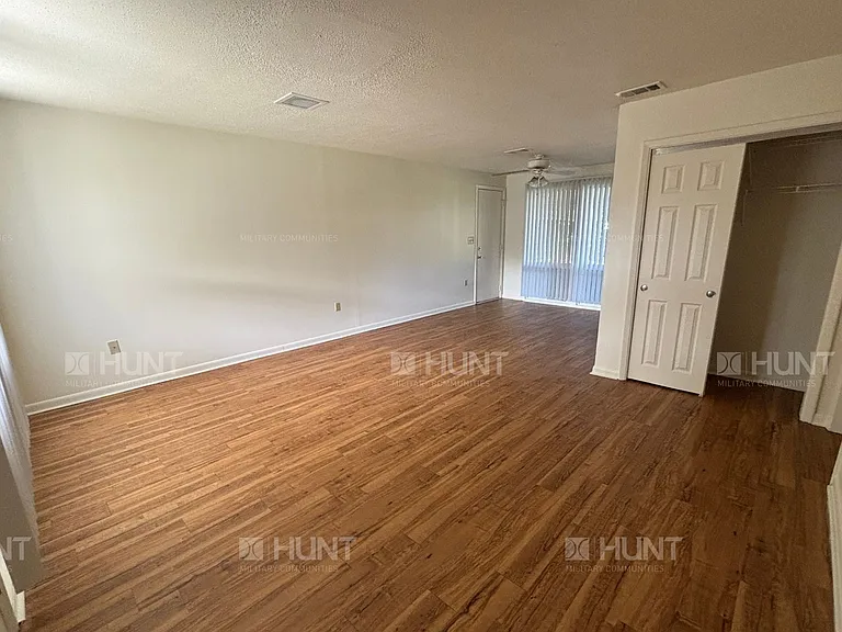 669 Dahlia Dr — Photo 3
