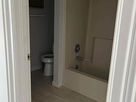 2nd image of 704 SE 1st St APT B